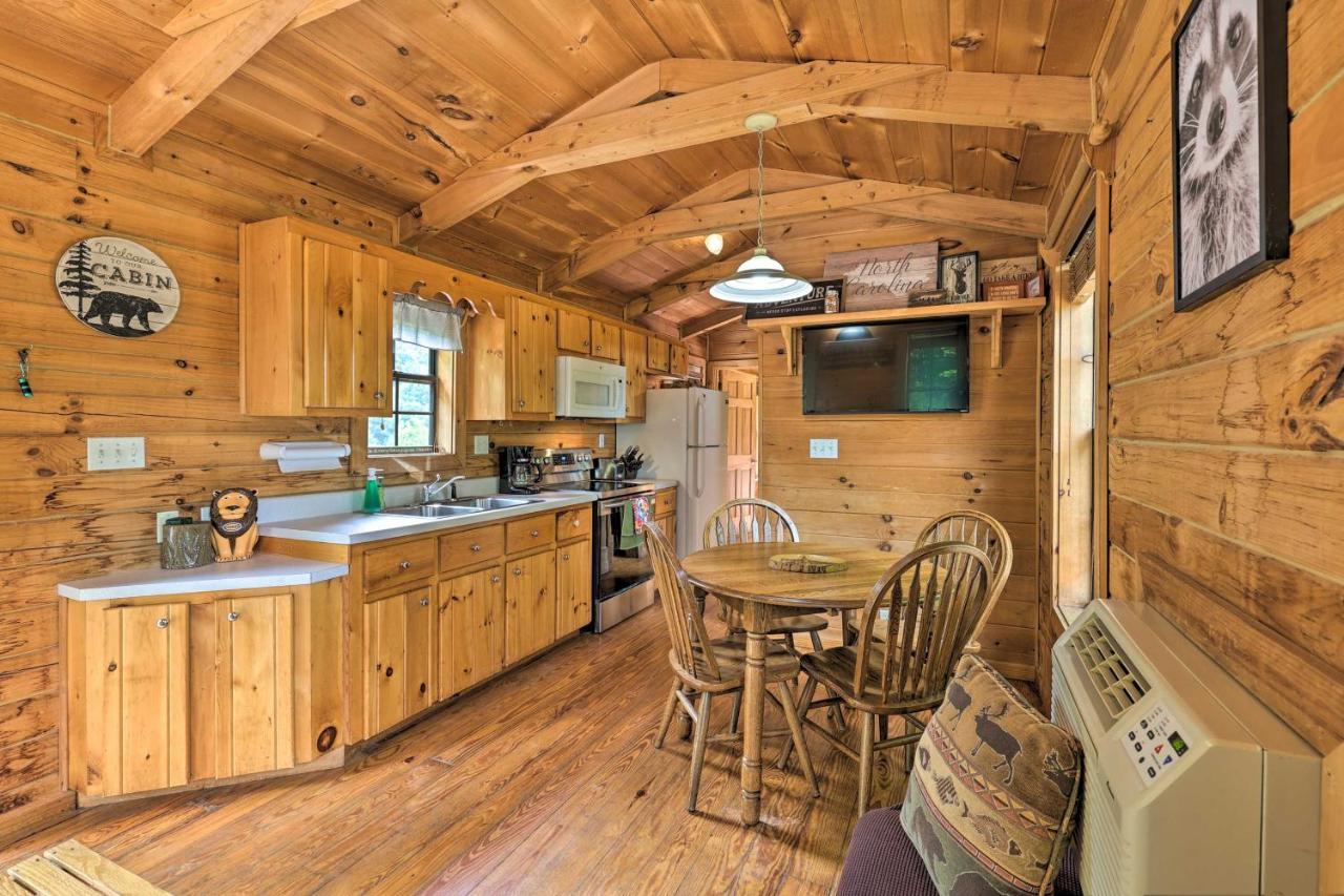 Quaint Log Cabin With Views Near West Jefferson Warrensville Luaran gambar